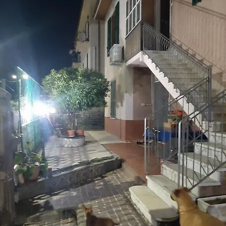 Casa Dh Nyaraló La Spezia